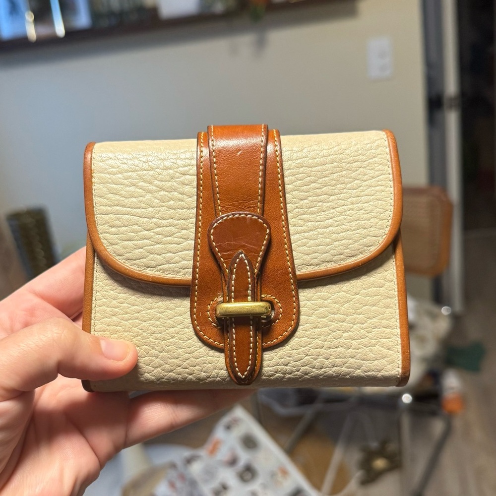 Vintage Dooney & Burke Cream Leather Wallet